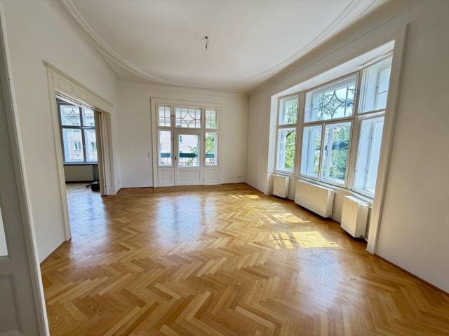 Helle 4 Zimmer Altbauwohnung mit Balkon | unbefristet
