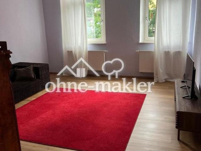 Helle 4 Zimmer Altbauwohnung mit sonnigem Balkon und Blick ins Grüne nahe der Hofer Innenstadt