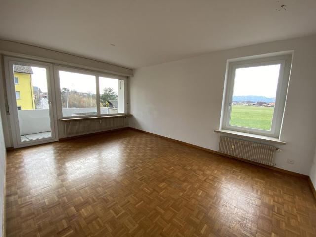 Helle 4 Zimmer Eckwohnung mit viel Tageslicht