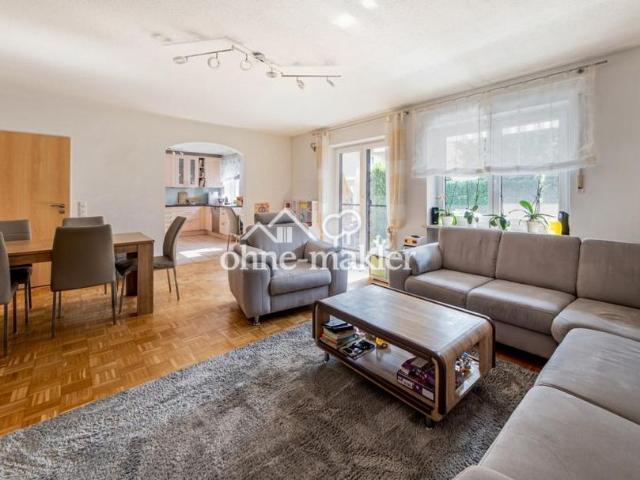Helle 4 Zimmer EG Wohnung mit Terrasse, Hobbyraum & TG in Pliening