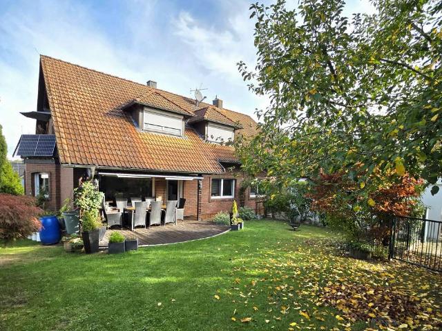 Helle 4 Zimmer Erdgeschoss Wohnung mit 380qm Privatgarten und Terrasse in 91448 Emskirchen