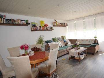 Helle 4 Zimmer Familien Wohnung mit Balkon und Stellplatz und viel Grün #Nähe Krefeld Hüls#