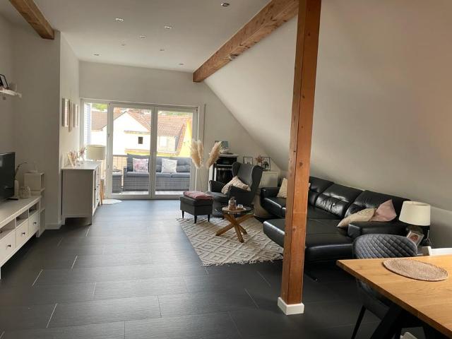 Helle 4 Zimmer Maisonette Wohnung mit Dachterasse in Zwingenberg