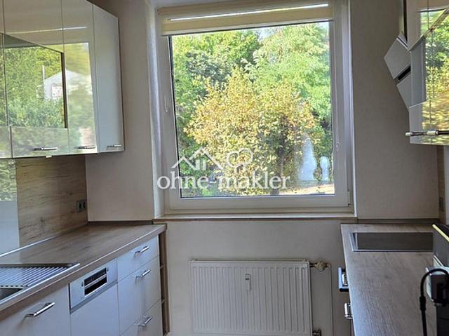 Helle 4 Zimmer mit Balkon und Garage