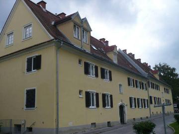 Helle 4 Zimmerwohnung mit Balkon