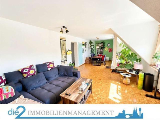Helle 4 Zimmerwohnung über 2 Ebenen mit Loggia und Gartennutzung zu vermieten!