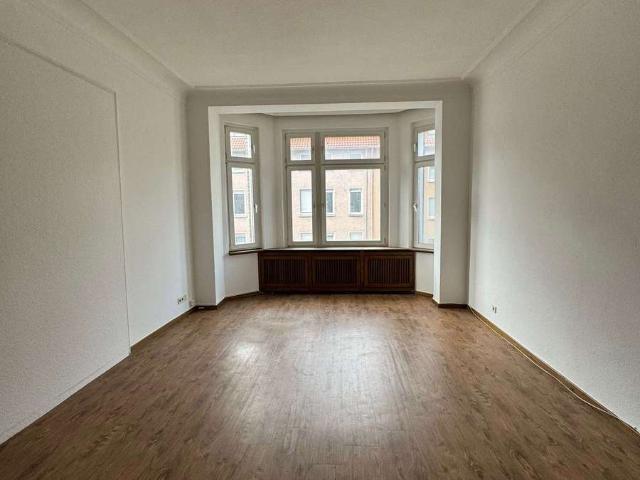 Helle 4 ZKB mit Balkon in attraktiver Wüstenlage