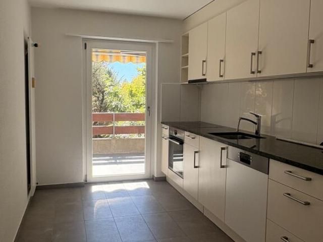 Helle 4.0 Zimmerwohnung mit Balkon