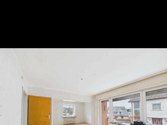 Helle 4,5 Zi. Wohnung in Leonberg – 100 m² & Balkon zu verkaufen