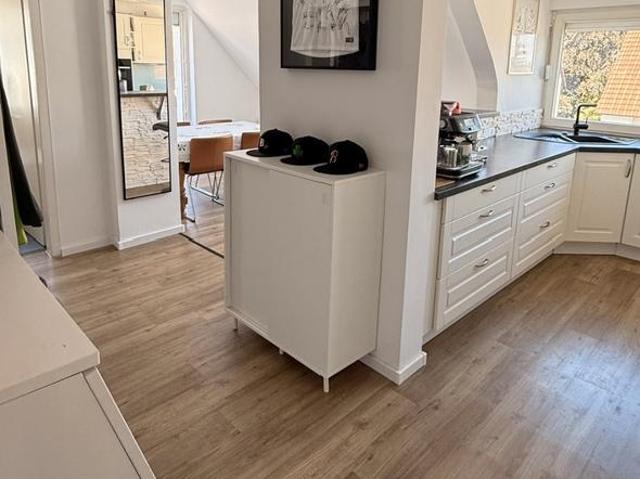 Helle 4,5 Zimmer Maisonette Wohnung in Leinfenden