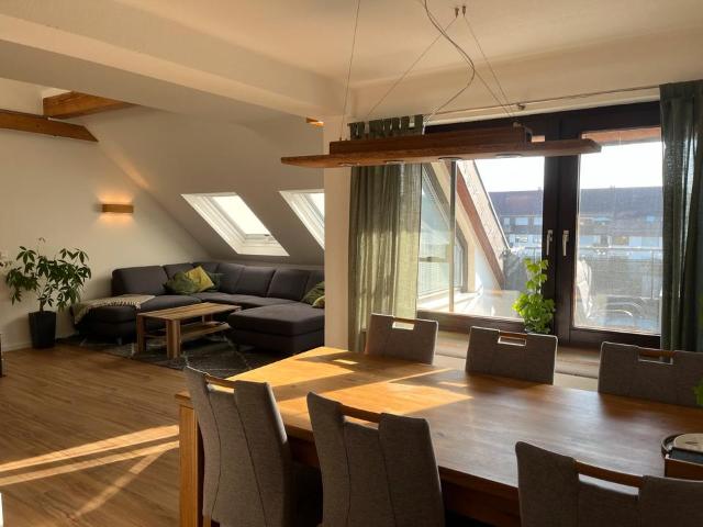Helle 4,5 Zimmer Maisonette Wohnung in Ludwigsburg Oßweil