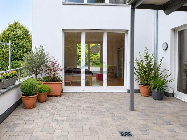 helle 4.5 Zimmer mit 3 Terrassen und AEP an der Bahnhofstrasse Dornach