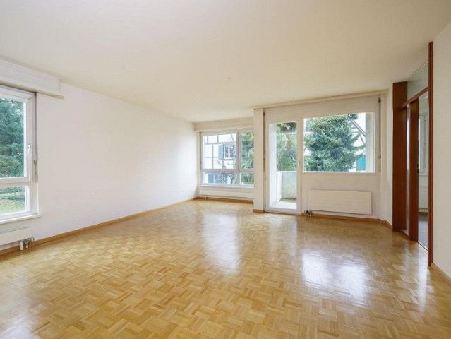 Helle 4.5 Zimmer Wohnung 100 m² zum Wohlfühlen