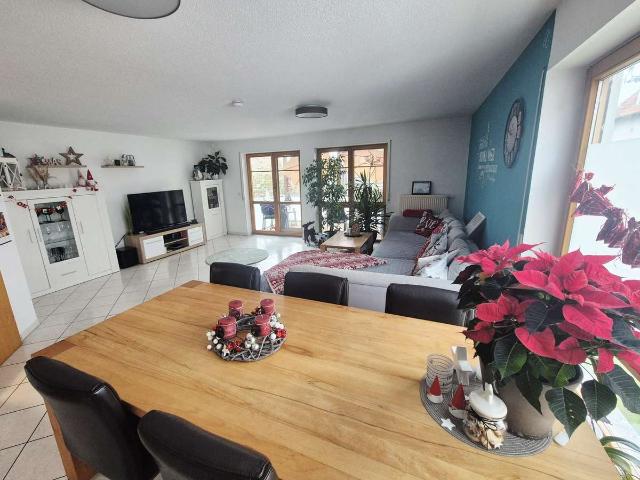 Helle 4,5 Zimmer Wohnung 116 m² in Ergenzingen