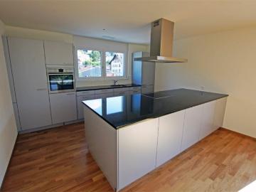 Lichtdurchflutete, grosszügige 4.5 Zimmer Wohnung