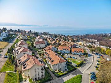 Helle 4,5 Zimmer Wohnung in Belmont sur Lausanne