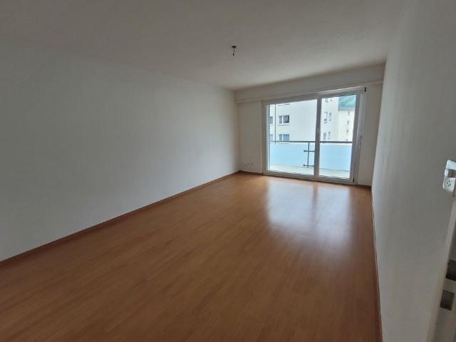 Helle 4.5 Zimmer Wohnung mit Balkon und schöner Aussicht in Ulisbach