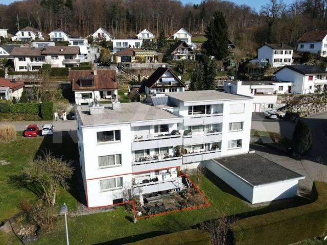 Helle 4.5 Zimmer Wohnung mit Balkon und Sitzplatz