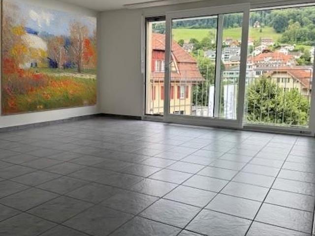 Helle 4.5 Zimmer Wohnung mit Bergblick und Balkon in Toffen