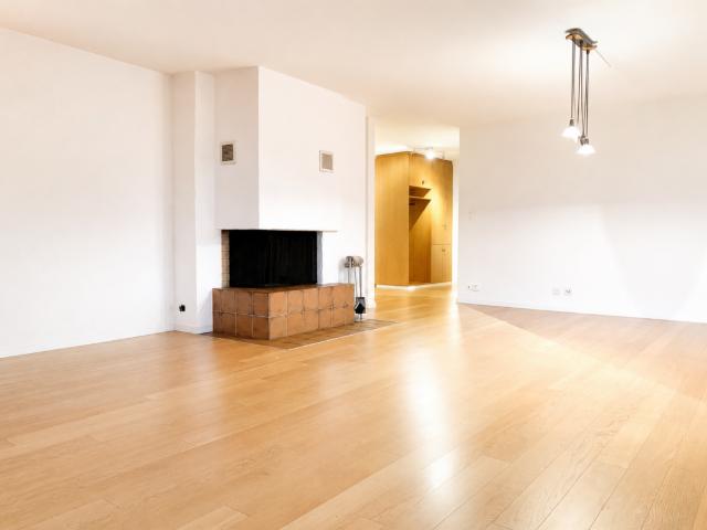 Helle 4.5 Zimmer Wohnung mit Cheminée und Balkon an ruhiger Lage in Bichwil