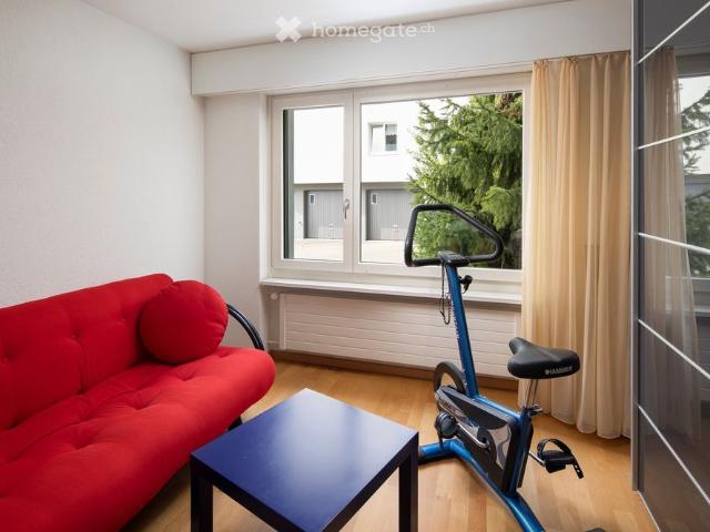 Helle 4.5 Zimmer Wohnung mit grosser Terrasse und Teilseesicht