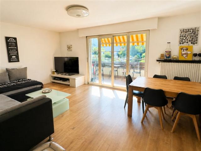 HELLE 4,5 ZIMMER WOHNUNG MIT SÜDAUSGERICHTETEM BALKON, NUR EINEN STEINWURF VOM ZENTRUM VON MARTIGNY ENTFERNT