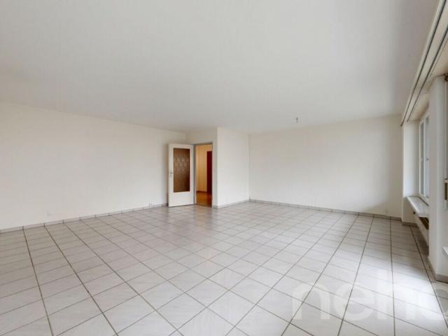 Helle 4.5 Zimmer Wohnung mit viel Raum und Komfort in Füllinsdorf