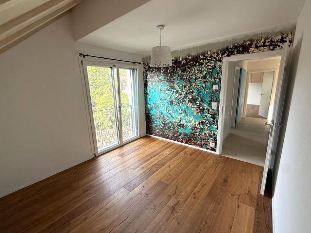 Helle 4.5 Zimmer Wohnung mit zwei Balkonen und einer grosszügigen Galerie