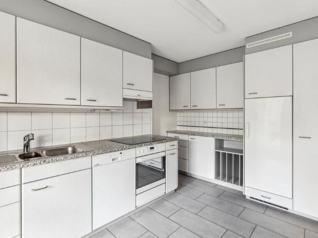 Helle 4.5 Zimmer Wohnung zum Wohlfühlen mit Balkon