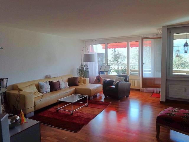Helle 4.5 Zimmerwohnung mit Bergblick in Münsingen