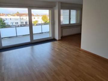 Helle 4.5 Zimmerwohnung mit Gartensitzplatz Bezug ab 1. Juli 2026