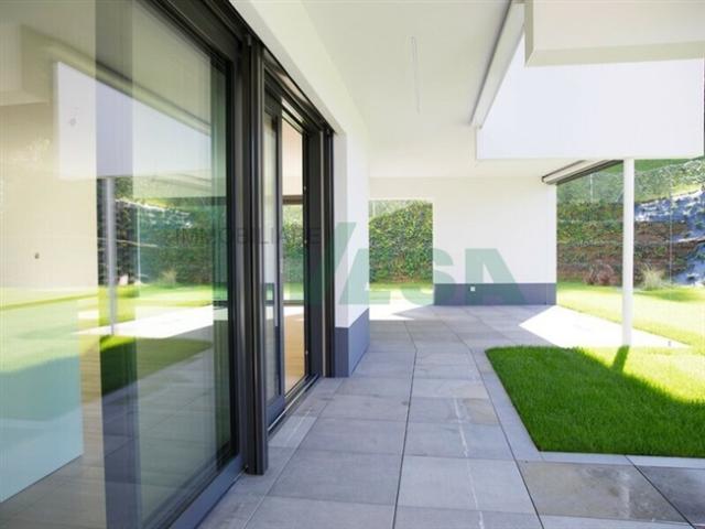 Helle 4,5 Zimmer Wohnung mit grosser Terrasse und privatem Garten