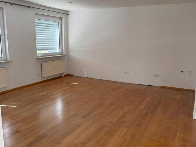 Helle 5 Zimmer Wohnung