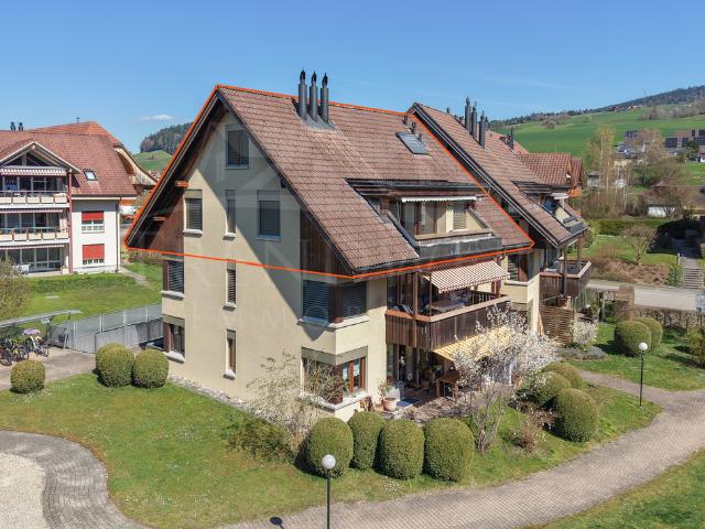 Helle 5.5 Zimmer Maisonette Wohnung mit Alpenblick in Freimettigen