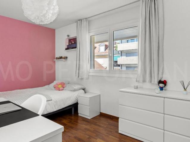 Helle 5.5 Zimmer Eckwohnung an ruhiger Lage