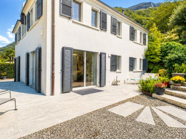 Helle 5.5 Zimmer Einfamilienvilla in Riva San Vitale, TI