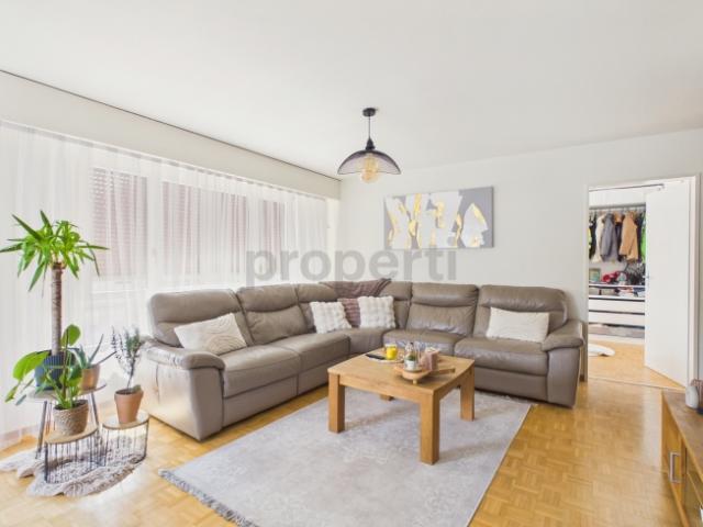 Helle 5.5 Zimmer Wohnung mit Balkon, Tafers