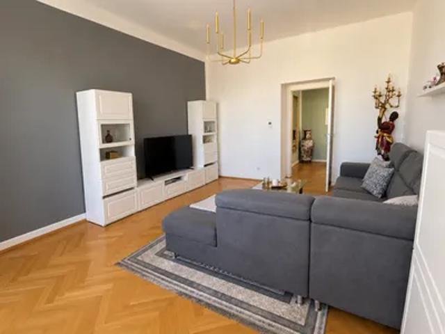 Helle 63 m² Wohnung mit 2 Zimmern zentral & gut angebunden