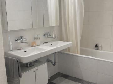 Helle 7.5 Zimmer Maisonettewohnung mit Balkon in familienfreundlichem Quartier