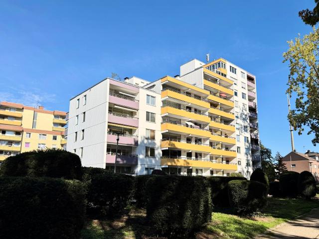 Helle 85 m² mit Balkon, Weitblick und Tiefgaragenstellplatz!