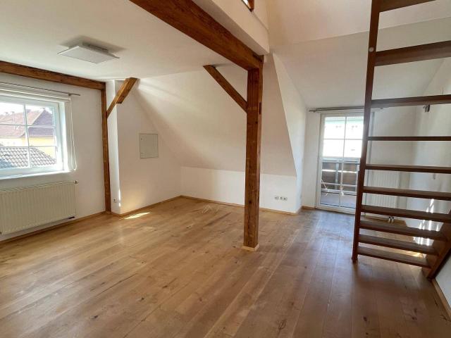 Helle 100m² Maisonette mit Balkon