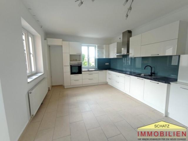 Helle 128 m² Mietwohnung mit Balkon & eigenem Gartenbereich in Berndorf