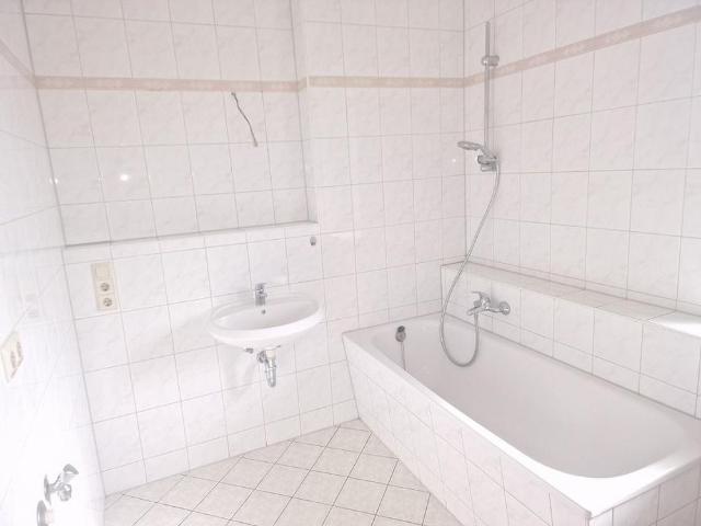helle 1 Raum Wohnung mit Balkon