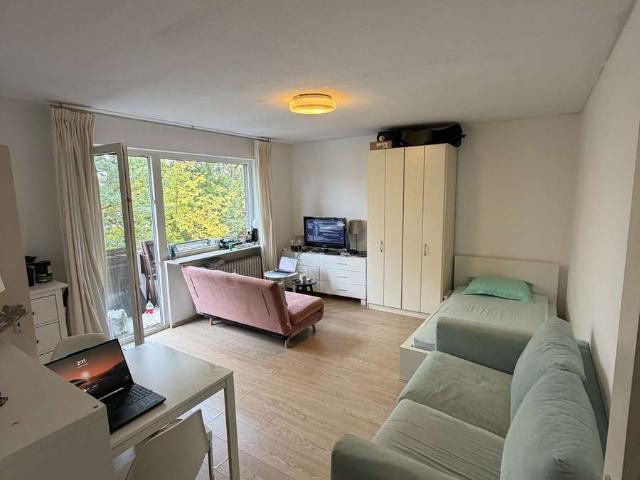Helle 1 Zimmer Wohnung mit Balkon in Frankfurt Preungesheim – U5 direkt um die Ecke!