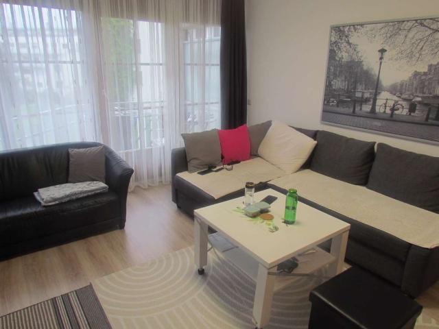 Helle 1 Zimmer Wohnung mit Balkon in München Perlach U Bahn Nähe mit sep. Küche mit Essplatz