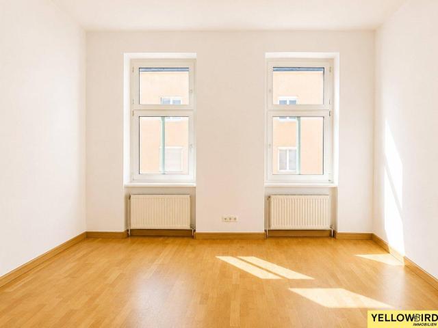 Helle, sanierungsbedürftige 2 Zimmer Wohnung mit künftigem innenhofseitigem Balkon in Ruhelage nahe dem Belvedere