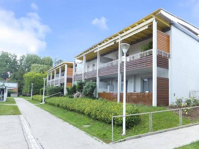 Helle 1 Zimmer Wohnung mit Balkon und abgetrennter Küche geförderte Miete 1 Zimmer