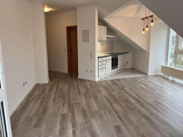 Helle 1 Zimmer Wohnung mit EBK, Balkon & TG verfügbar ab 12/26