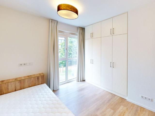 Helle 1 Zimmer Wohnung mit geschmackvoller Möblierung