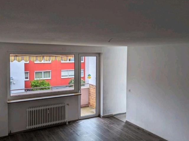 Helle 1 Zimmer Wohnung mit großem Balkon & Aufzug – naturnah am Pegnitzgrund